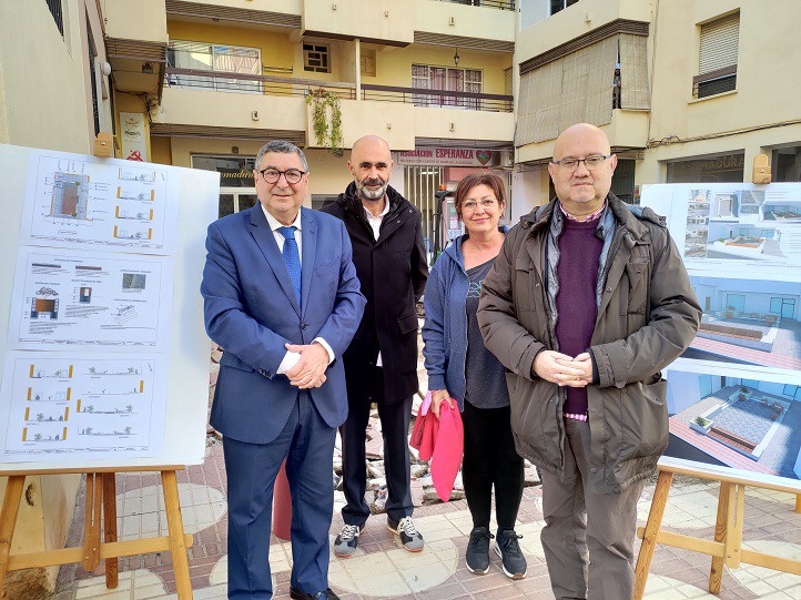 Comienzan Las Obras Embellecimiento De Las Plazas De Capuchinos V Lez