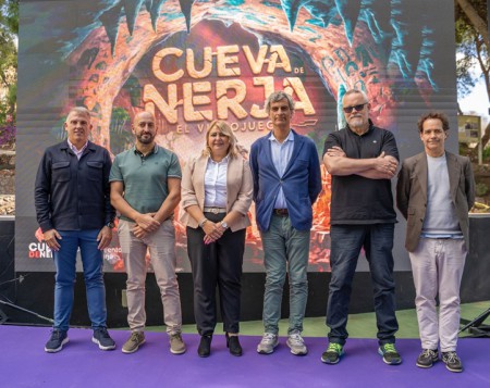 El gerente de la Fundación presenta el Videojuego Didáctico Cueva de Nerja 